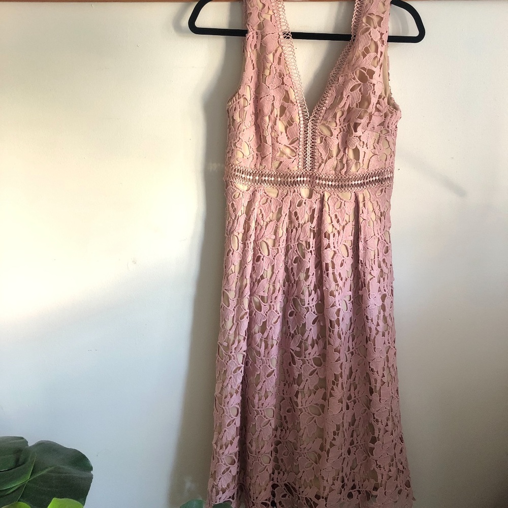 Women’s Lace Midi Dress